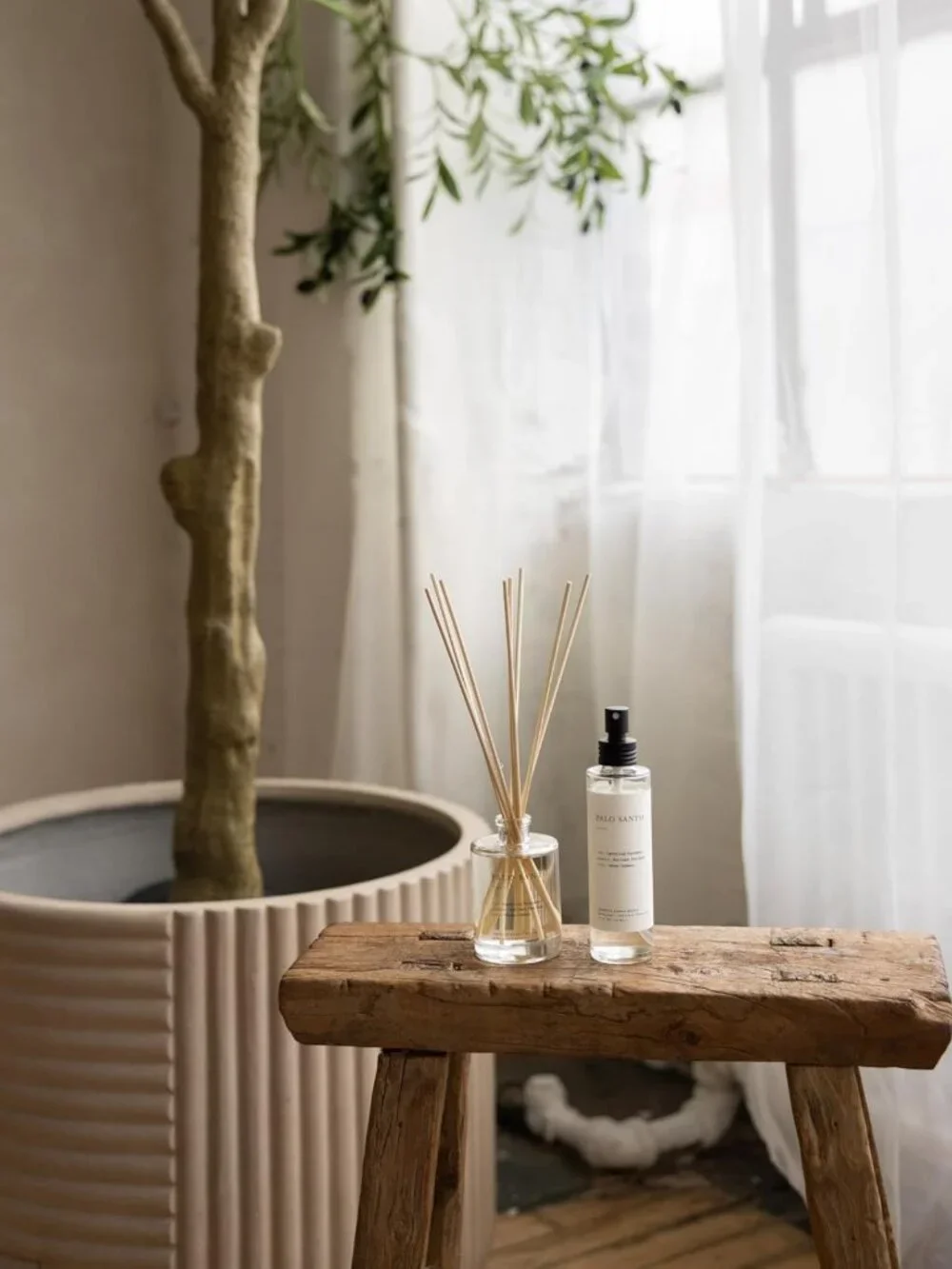 Relaxing Palo Santo Reed Diffuser - Cedar, Eucalyptus & Sandalwood Scents, 8
